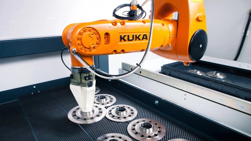 为自动化开辟道路：KUKA 推出市场上第一台智能箱中取物机器人